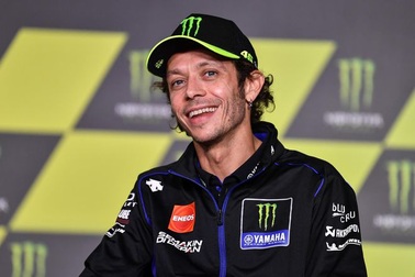 Huyền thoại Moto GP, Valentino Rossi giải nghệ sau chặng đua cảm xúc