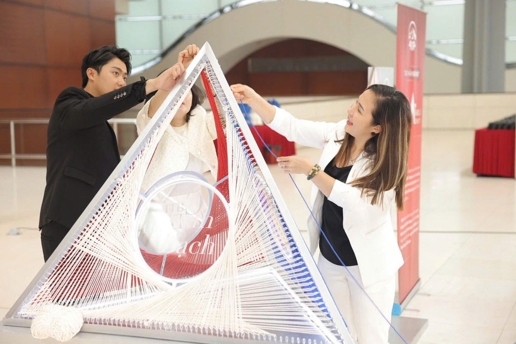 Nguyễn Trần Duy Nhất, Châu Tuyết Vân: Cuộc hội ngộ của những nhà vô địch - 5 Nguyễn Trần Duy Nhất, Châu Tuyết Vân: Cuộc hội ngộ của những nhà vô địch - 5