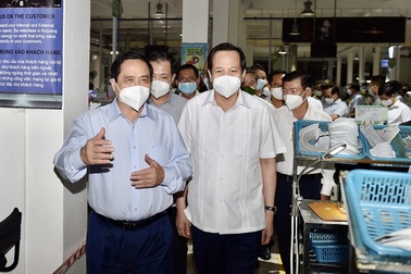 "3 tại chỗ" - lựa chọn sống còn của doanh nghiệp trong dịch Covid-19