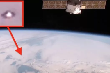 Phát hiện UFO bên ngoài Trạm vũ trụ quốc tế ISS