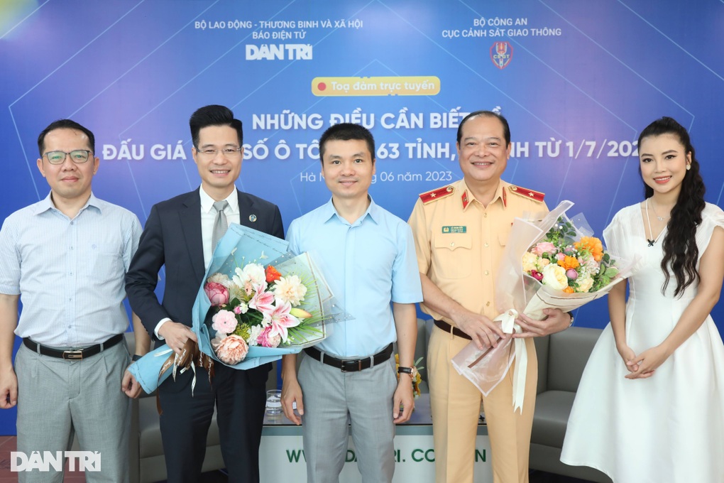 Một người được đấu giá bao nhiêu biển số, ở Hà Nội có được mua biển TPHCM? - 1 Một người được đấu giá bao nhiêu biển số, ở Hà Nội có được mua biển TPHCM? - 1