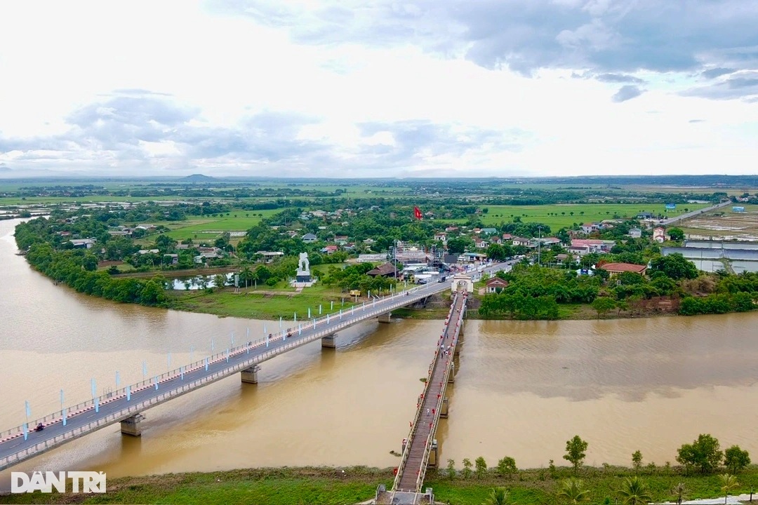 View - Những màn chọi cờ, đấu loa mang khát vọng hòa bình ở vĩ tuyến 17 | Báo Dân trí