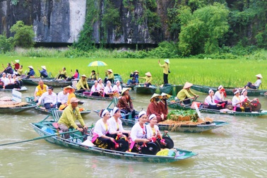Du khách đổ về cánh đồng lúa đẹp nhất Việt Nam mùa lễ hội