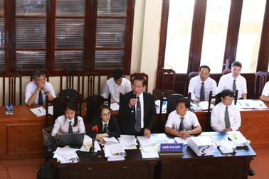 Vụ 8 người chạy thận tử vong: Xuất hiện “lời khai sinh đôi” ?