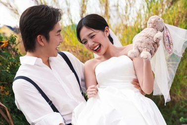 Ảnh cưới của Đình Tú - Ngọc Huyền được khen "tuyệt đối điện ảnh"