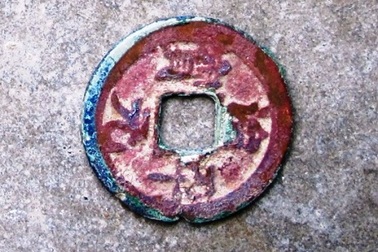 Đào đất xây nhà, phát hiện hũ tiền cổ thời nhà Tống