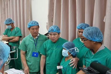 Chủ tịch UBND TPHCM: Tìm biện pháp bảo vệ các “hiệp sĩ đường phố”