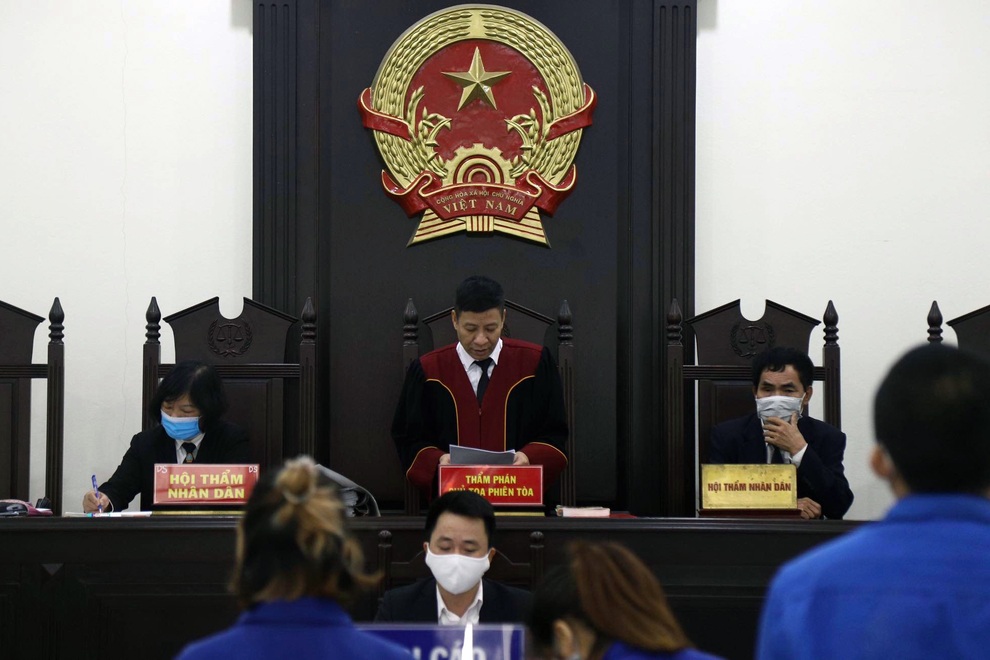 Phạt tù nữ sinh viên thuê nhà cho người Trung Quốc nhập cảnh chui tá túc - 2 Phạt tù nữ sinh viên thuê nhà cho người Trung Quốc nhập cảnh chui tá túc - 2
