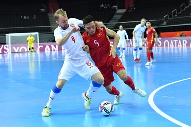 HLV Phạm Minh Giang: "Tuyển futsal Việt Nam yếu nhưng có động lực rất lớn"