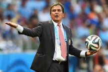 Quyết đòi nợ tuyển Việt Nam, UAE bổ nhiệm HLV từng vào tứ kết World Cup