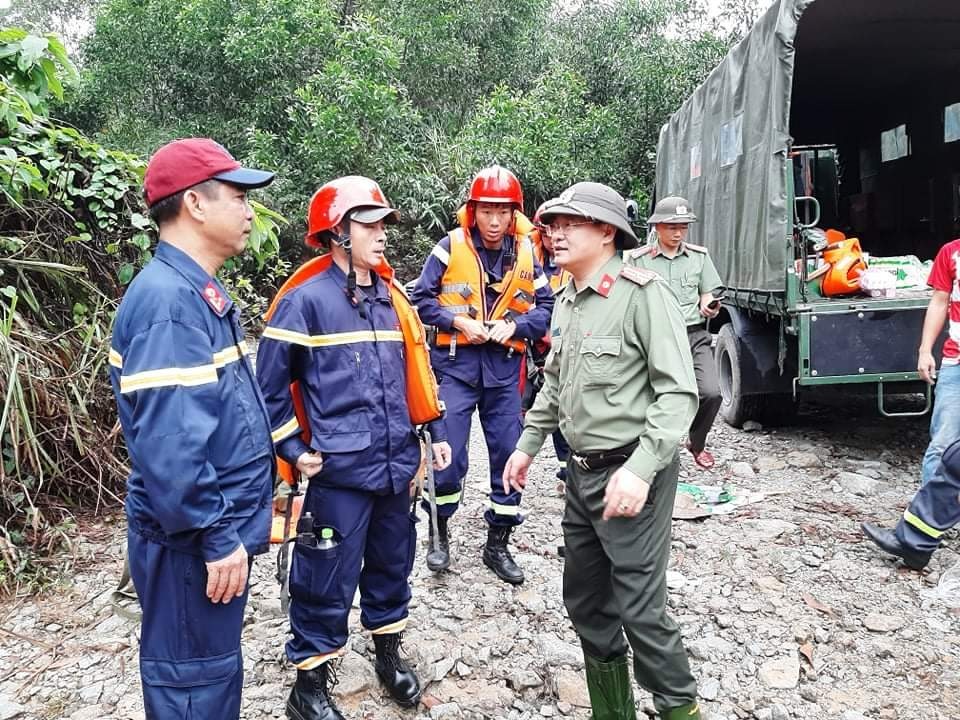 Công an tiếp cận thủy điện Rào Trăng 3, không còn dấu vết nhà điều hành - 2 Công an tiếp cận thủy điện Rào Trăng 3, không còn dấu vết nhà điều hành - 2