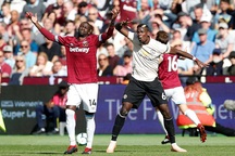 Pogba không còn che giấu sự bất hòa với Mourinho