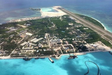 Trung Quốc có ý đồ gì khi công bố ảnh đường băng phi pháp ở Hoàng Sa?