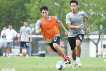 CLB Hà Nội hội quân, tín hiệu đáng mừng từ Đình Trọng và "bom tấn" Geovane