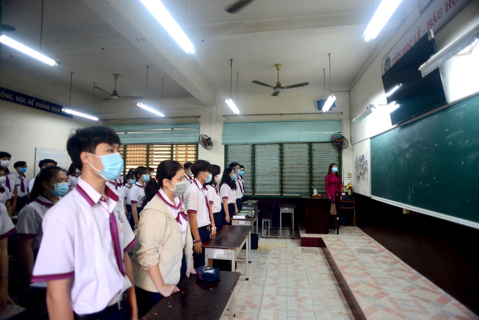 Chùm ảnh: Học sinh Sài Gòn háo hức trở lại trường sau gần 1 tháng nghỉ Tết - 10 Chùm ảnh: Học sinh Sài Gòn háo hức trở lại trường sau gần 1 tháng nghỉ Tết - 10