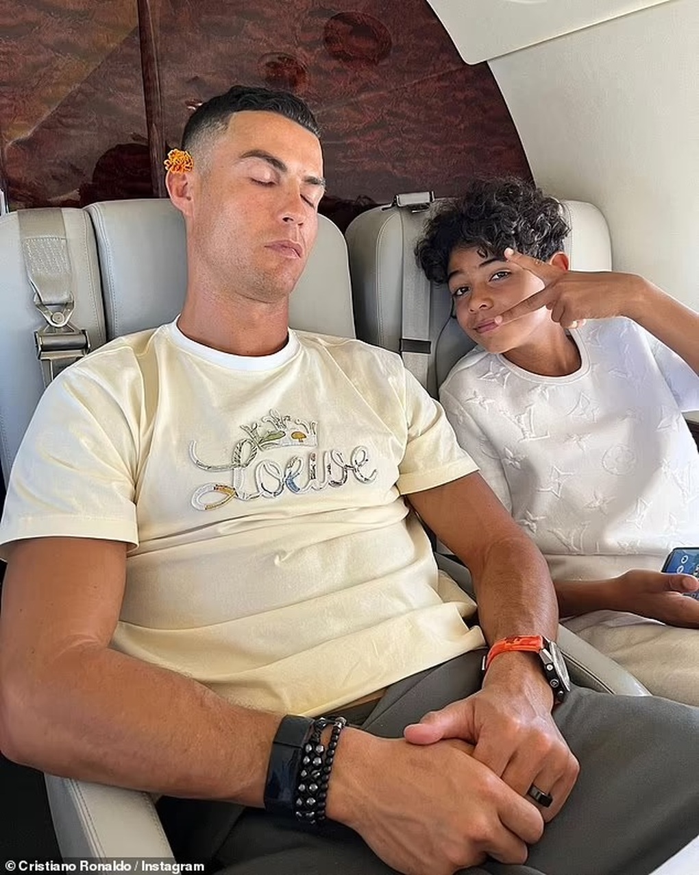 Đẳng cấp nghỉ hè của giới siêu giàu: Hãy nhìn... Cristiano Ronaldo - 7 Đẳng cấp nghỉ hè của giới siêu giàu: Hãy nhìn... Cristiano Ronaldo - 7