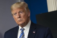 Tổng thống Trump tuyên bố dừng cách gọi “virus Trung Quốc”