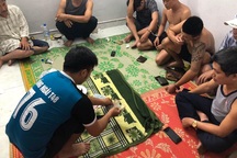 Bắt nhiều cán bộ, giáo viên tham gia đánh bạc