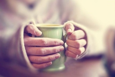 Uống trà nóng mỗi ngày để giảm nguy cơ bệnh về mắt