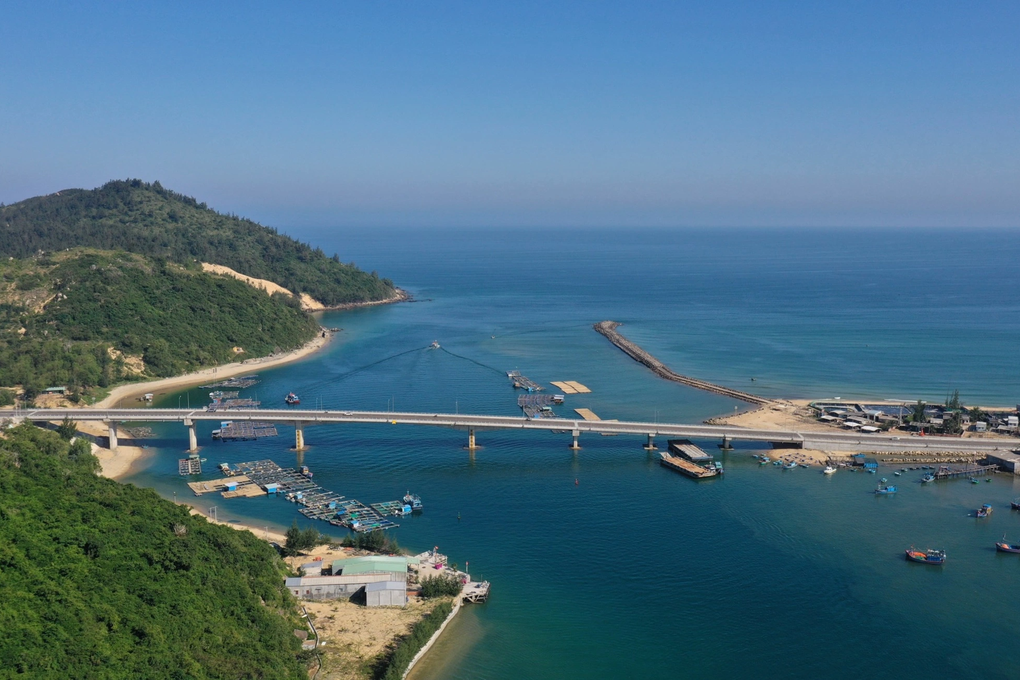 Thủ tướng: Đường ven biển mở ra giá trị mới cho Bình Định - 3 Thủ tướng: Đường ven biển mở ra giá trị mới cho Bình Định - 3