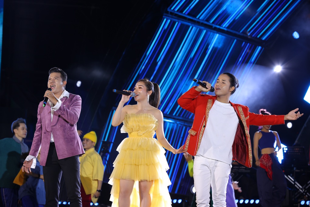 Gala Sao Mai 2022: Lời chia tay nồng nhiệt và xúc động - 3 Gala Sao Mai 2022: Lời chia tay nồng nhiệt và xúc động - 3