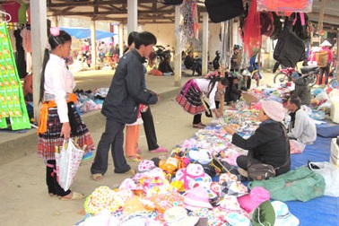 Tái hiện chợ văn hóa các dân tộc tại Đồng Mô