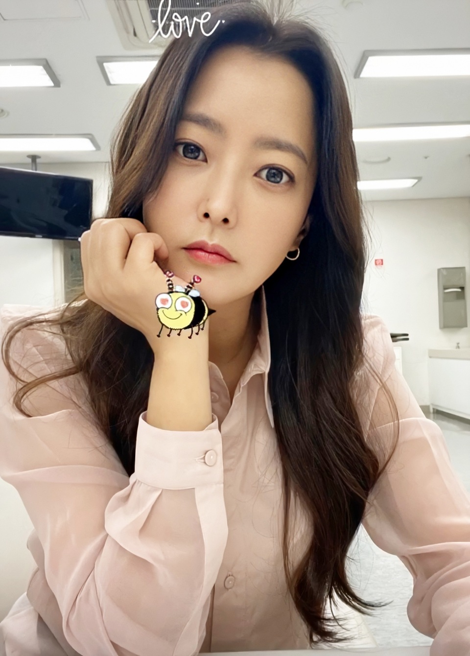 Ngưỡng mộ nhan sắc “không tuổi” của Kim Hee Sun ở tuổi 43 - 13 Ngưỡng mộ nhan sắc “không tuổi” của Kim Hee Sun ở tuổi 43 - 13