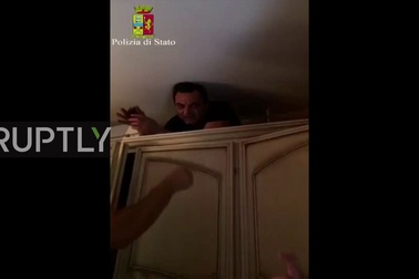 Trùm mafia Italy bị phát hiện trốn ở phòng “hiểm” trong nhà suốt nhiều năm
