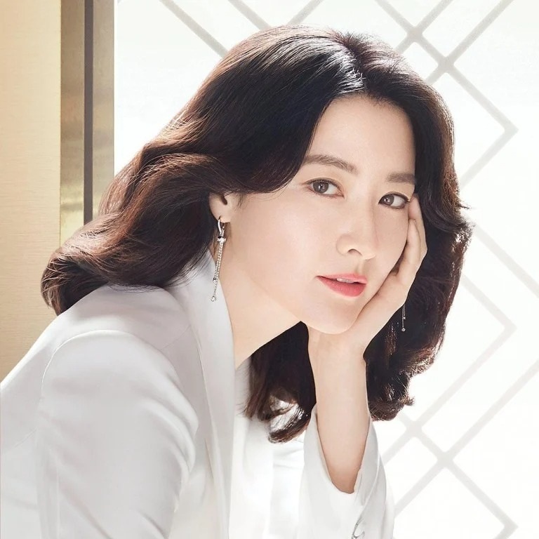 Quốc bảo nhan sắc Hàn Quốc Lee Young Ae tự tin khoe nếp nhăn ở tuổi 54 - 7 Quốc bảo nhan sắc Hàn Quốc Lee Young Ae tự tin khoe nếp nhăn ở tuổi 54 - 7