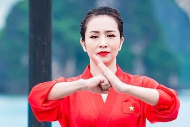 "Nữ hoàng wushu" Thúy Hiền hát cổ vũ SEA Games 31