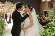 Dàn sao đình đám đổ bộ hôn lễ đẹp như mơ của Park Shin Hye