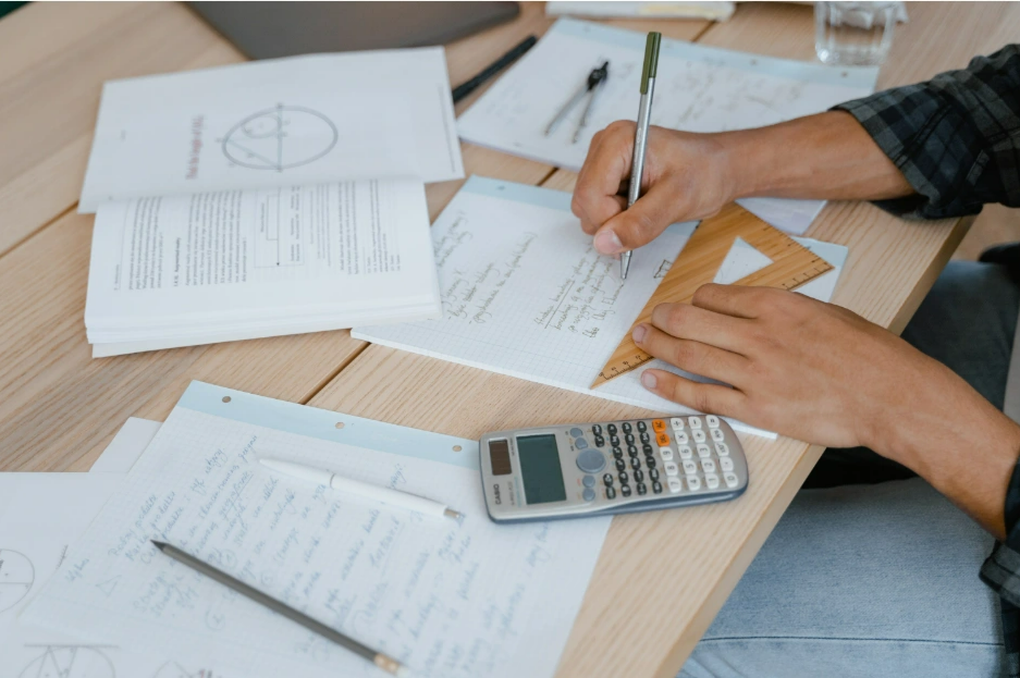 Nên bỏ môn thi thứ 4 vào lớp 10 hoặc để học sinh tự chọn môn thi? - 3 Nên bỏ môn thi thứ 4 vào lớp 10 hoặc để học sinh tự chọn môn thi? - 3