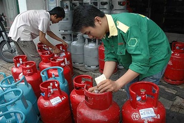 Giá gas bán lẻ tăng gần 40.000 đồng/bình