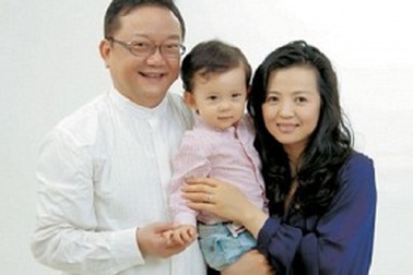 “Hòa Thân” Vương Cương và hai cuộc hôn nhân thất bại