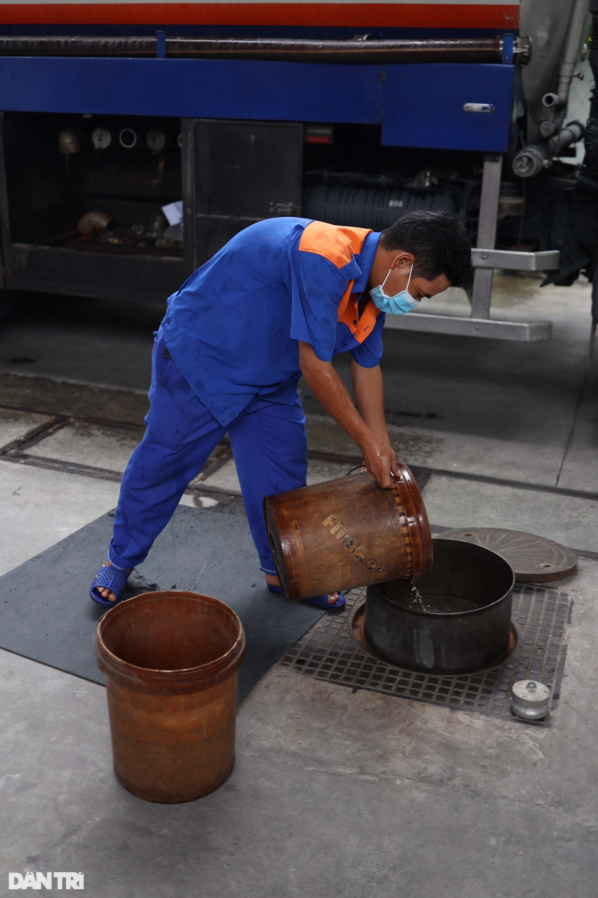 Sau tăng giá, nhiều cây xăng ở TPHCM vẫn đóng cửa do hết hàng - 14 Sau tăng giá, nhiều cây xăng ở TPHCM vẫn đóng cửa do hết hàng - 14