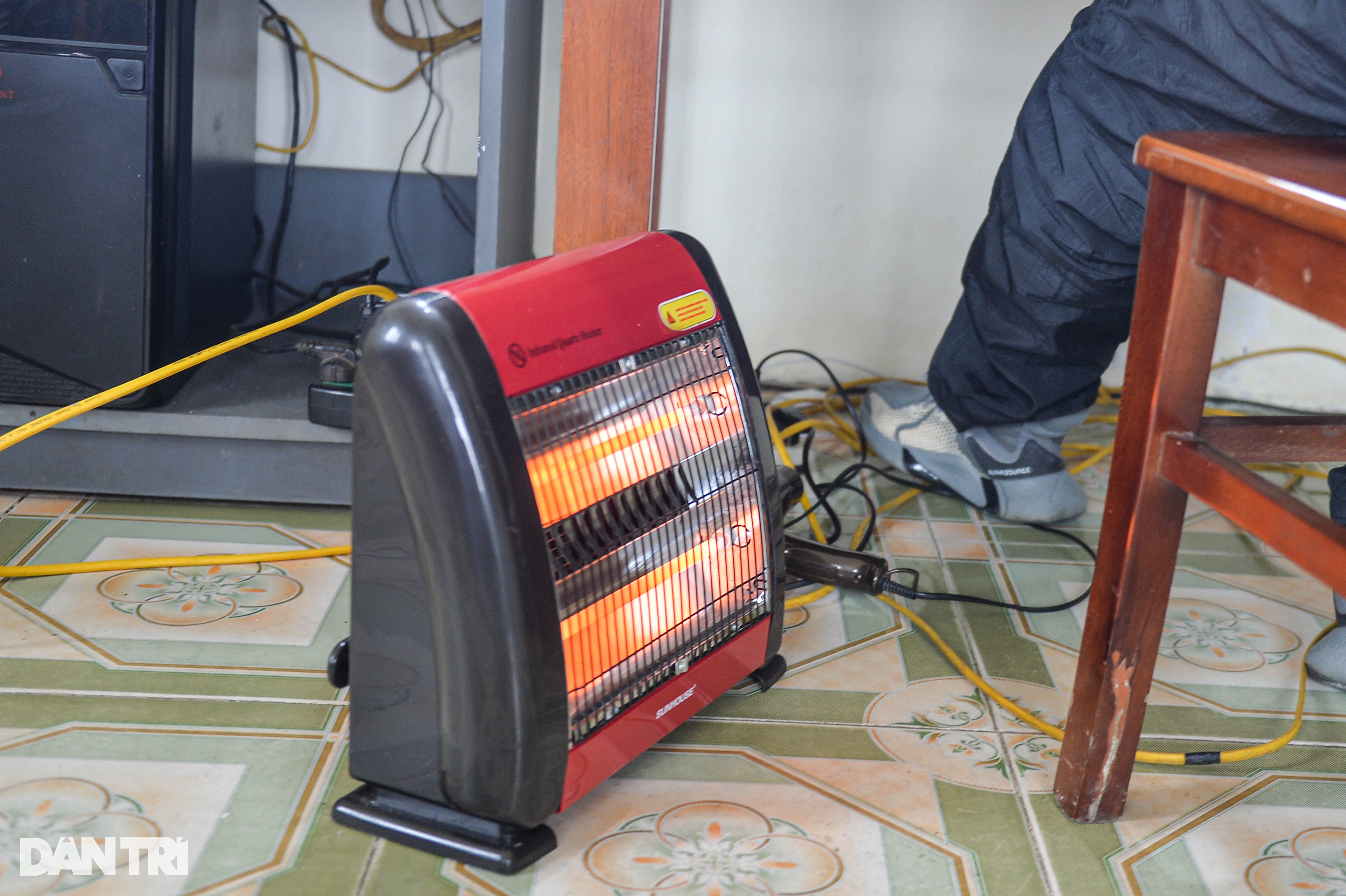 Một ngày làm việc của cán bộ bắt bệnh trời trên đỉnh Mẫu Sơn - 12 Một ngày làm việc của cán bộ bắt bệnh trời trên đỉnh Mẫu Sơn - 12