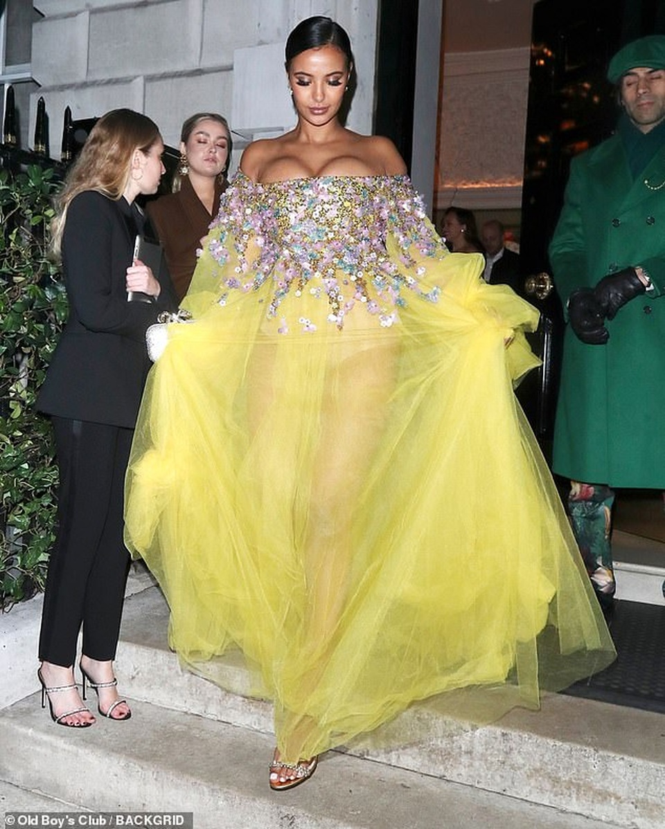 MC người Anh Maya Jama diện váy gợi cảm hút ánh nhìn - 5 MC người Anh Maya Jama diện váy gợi cảm hút ánh nhìn - 5