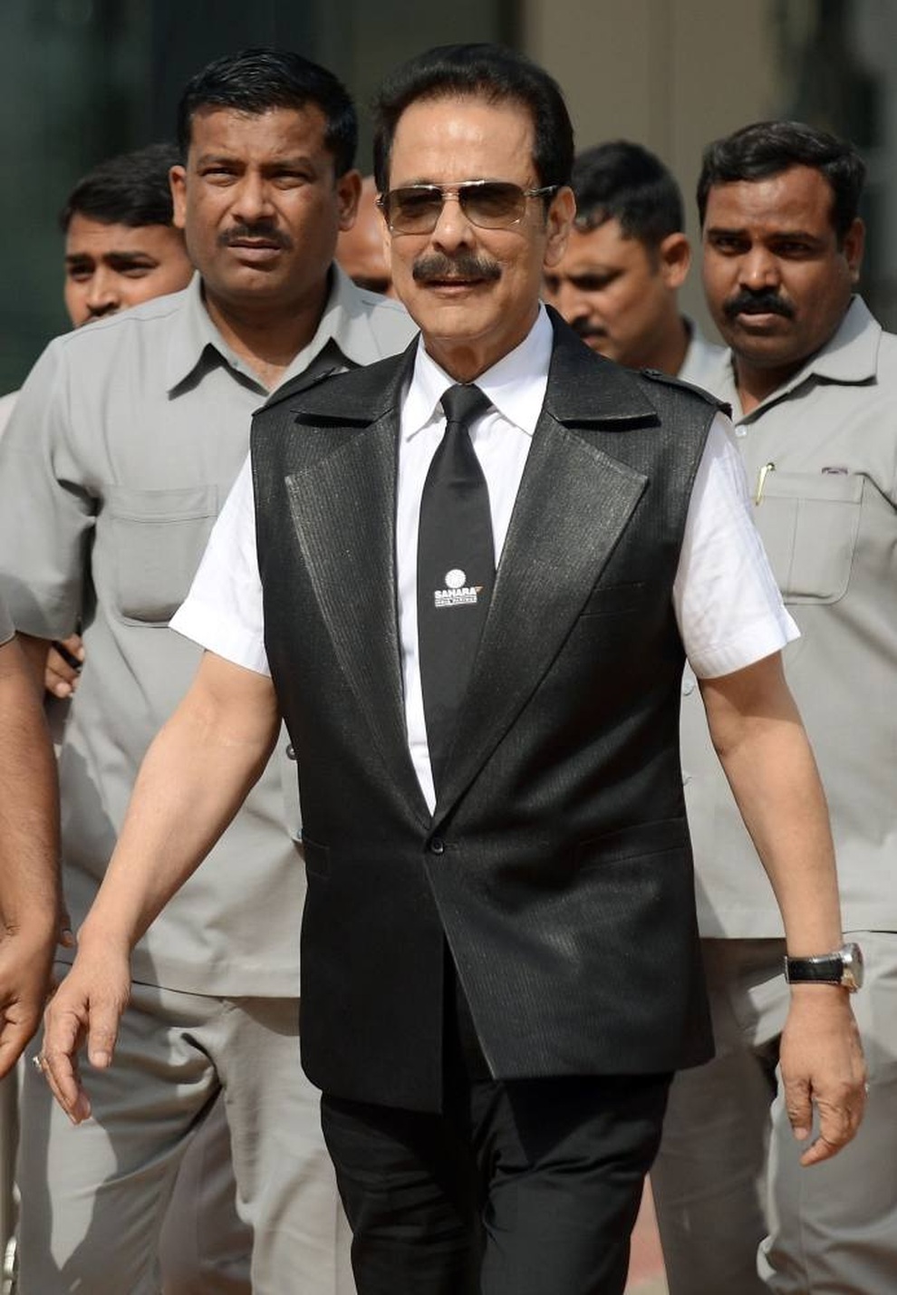 Tột đỉnh giàu có, 4 tỷ phú này cuối cùng vẫn trắng tay và dính vào lao lý - 4 Tột đỉnh giàu có, 4 tỷ phú này cuối cùng vẫn trắng tay và dính vào lao lý - 4