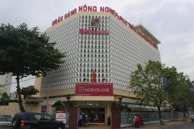 Bắt trưởng Phòng tín dụng Ngân hàng và Phó giám đốc doanh nghiệp