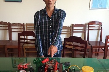 Phát hiện “hàng đá”, hung khí tại nhà tên trộm chó