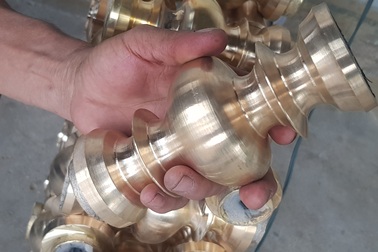 Làng đúc đồng trăm năm tuổi ở Khánh Hòa "đỏ lửa" vào mùa Tết