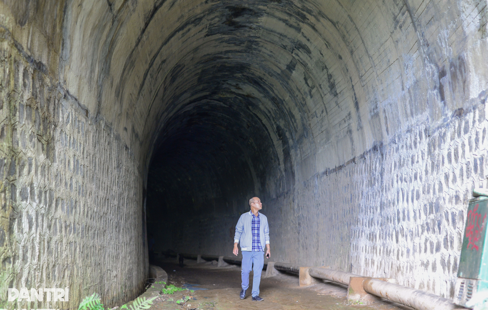 Tuyến đường sắt răng cưa huyền thoại nối cao nguyên với biển cả - 9