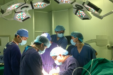 Lần đầu Việt Nam ứng dụng vật liệu mới, bệnh nhân thoát nỗi ám ảnh mổ lại "rút đinh" sau phẫu thuật