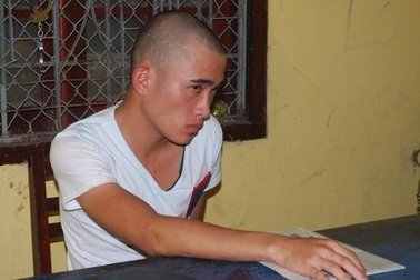 Cha khóc nghẹn khi đẩy con vào tội giết người 