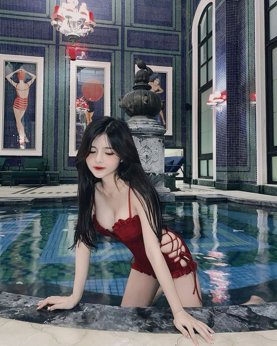Cô gái Sài thành được ca ngợi xinh như búp bê đời thực - 4 Cô gái Sài thành được ca ngợi xinh như búp bê đời thực - 4
