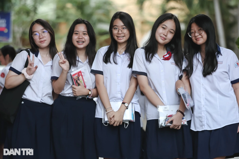 Top 10 trường có điểm chuẩn vào lớp 10 cao nhất TPHCM năm 2023 - 1 Top 10 trường có điểm chuẩn vào lớp 10 cao nhất TPHCM năm 2023 - 1