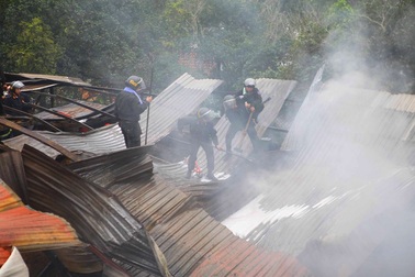 Cháy lớn tại cơ sở sản xuất hương trầm