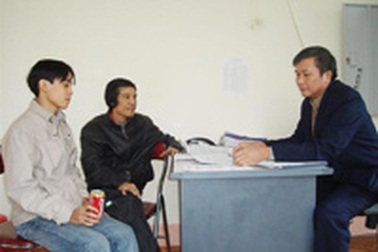 Uống phải Coca Cola thối, một khách hàng khởi kiện