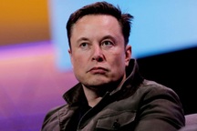 Tỷ phú Musk: "Tiền tuyến của Ukraine sẽ sụp đổ nếu tôi ngắt Starlink"