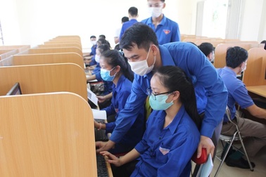 Tuổi trẻ Nghệ An vững niềm tin tiến bước dưới cờ Đảng